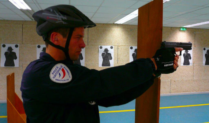 séance de relaxation auprès du personnel de la Police aux frontières (PAF)