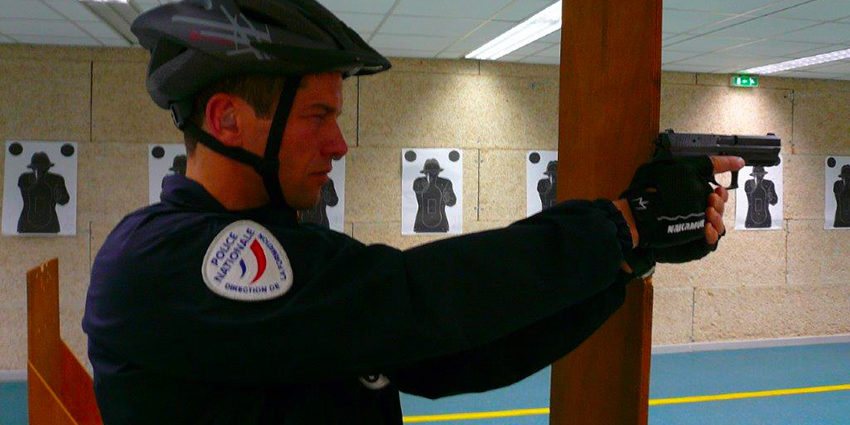séance de relaxation auprès du personnel de la Police aux frontières (PAF)